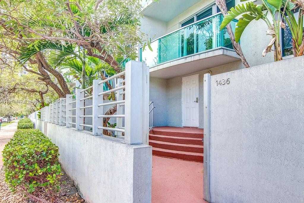Small Image of 1500 BAY RD #T-1414, Miami Beach Number 4