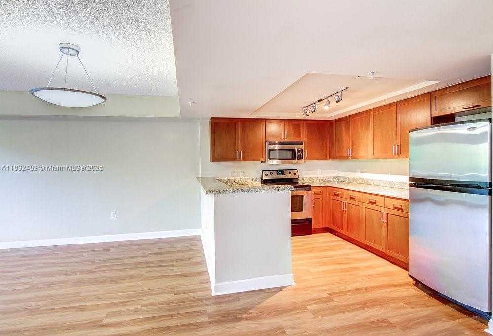 Small Image of 1500 BAY RD #T-1414, Miami Beach Number 9
