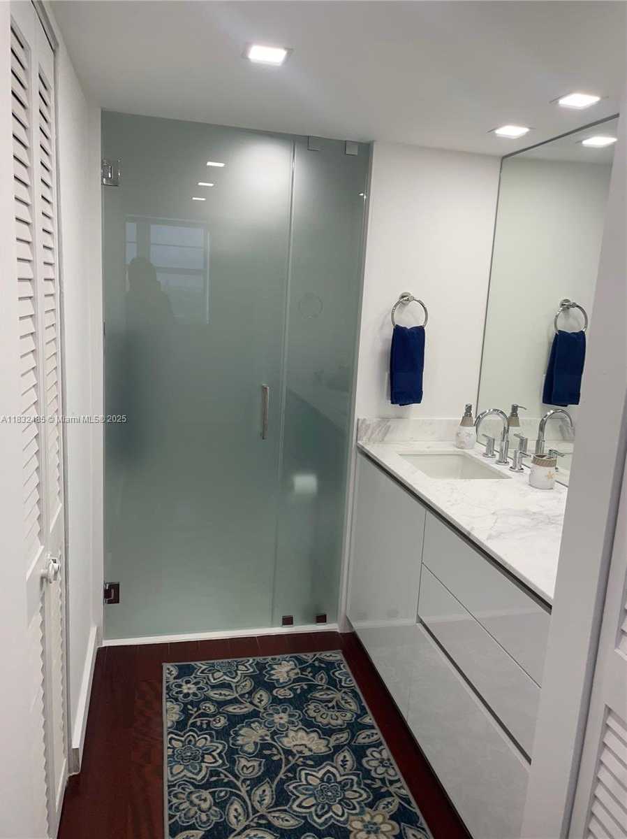 Small Image of 5701 COLLINS AVE #805, Miami Beach Number 16