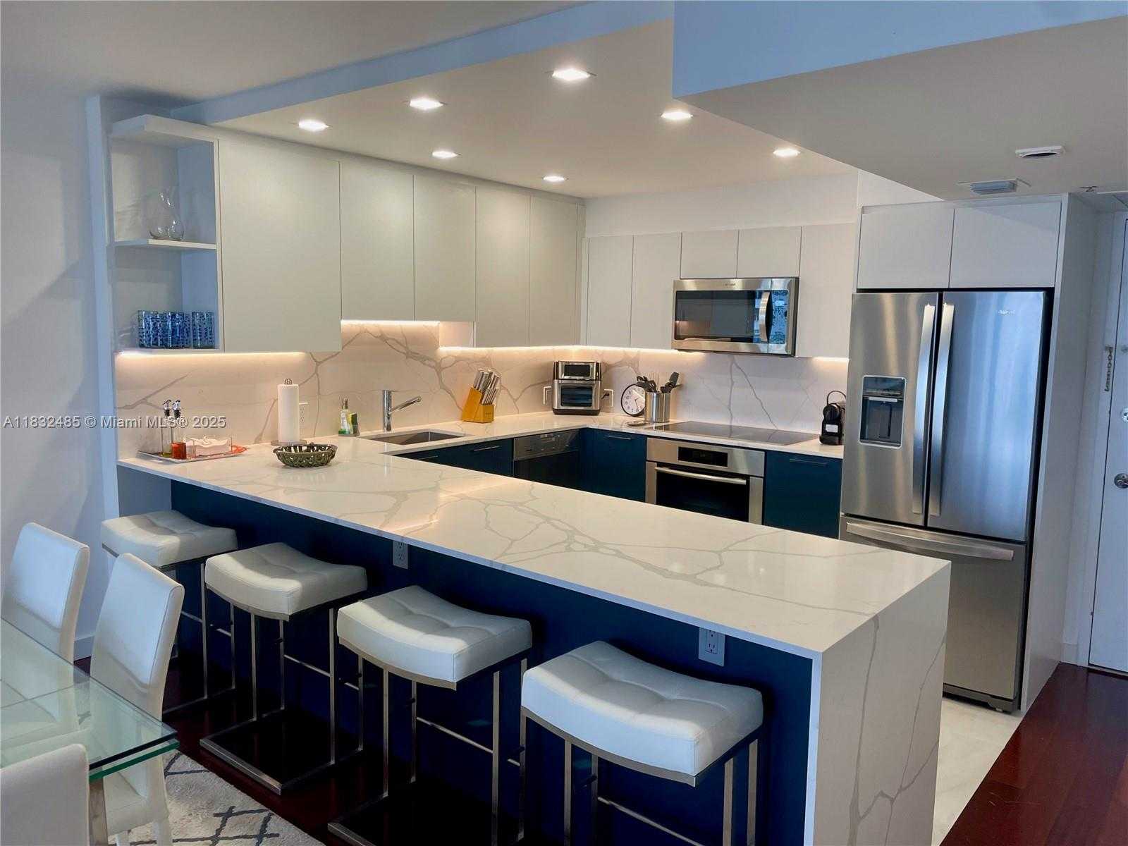 Small Image of 5701 COLLINS AVE #805, Miami Beach Number 4