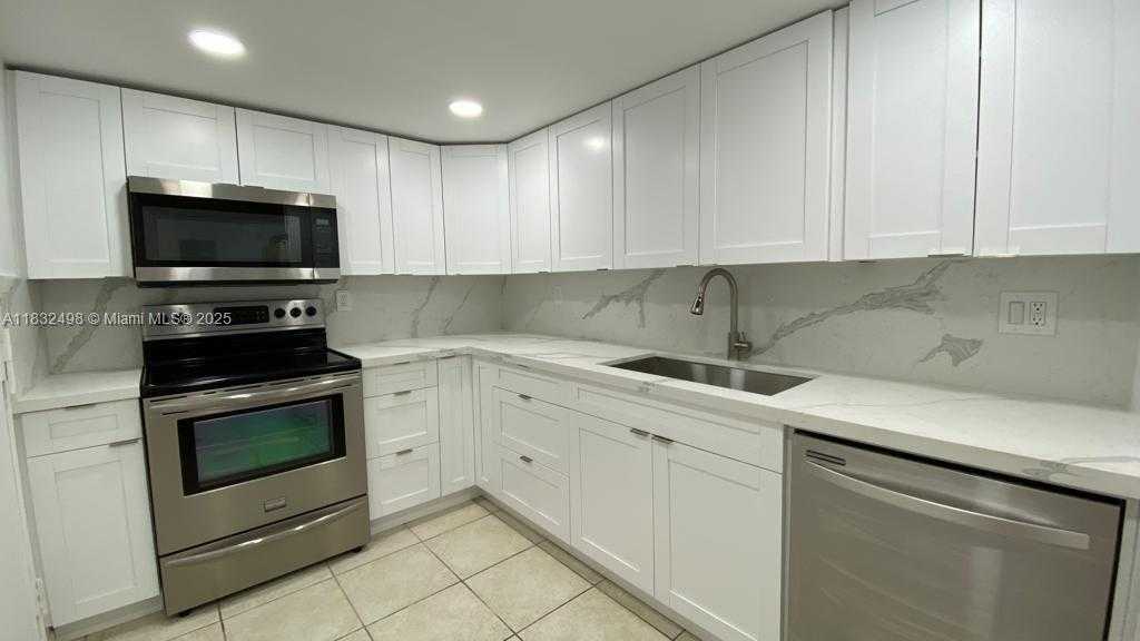 Small Image of 2333 BRICKELL AVE #1115, Miami Number 15