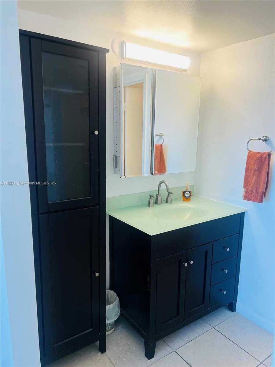 Small Image of 2333 BRICKELL AVE #1115, Miami Number 16