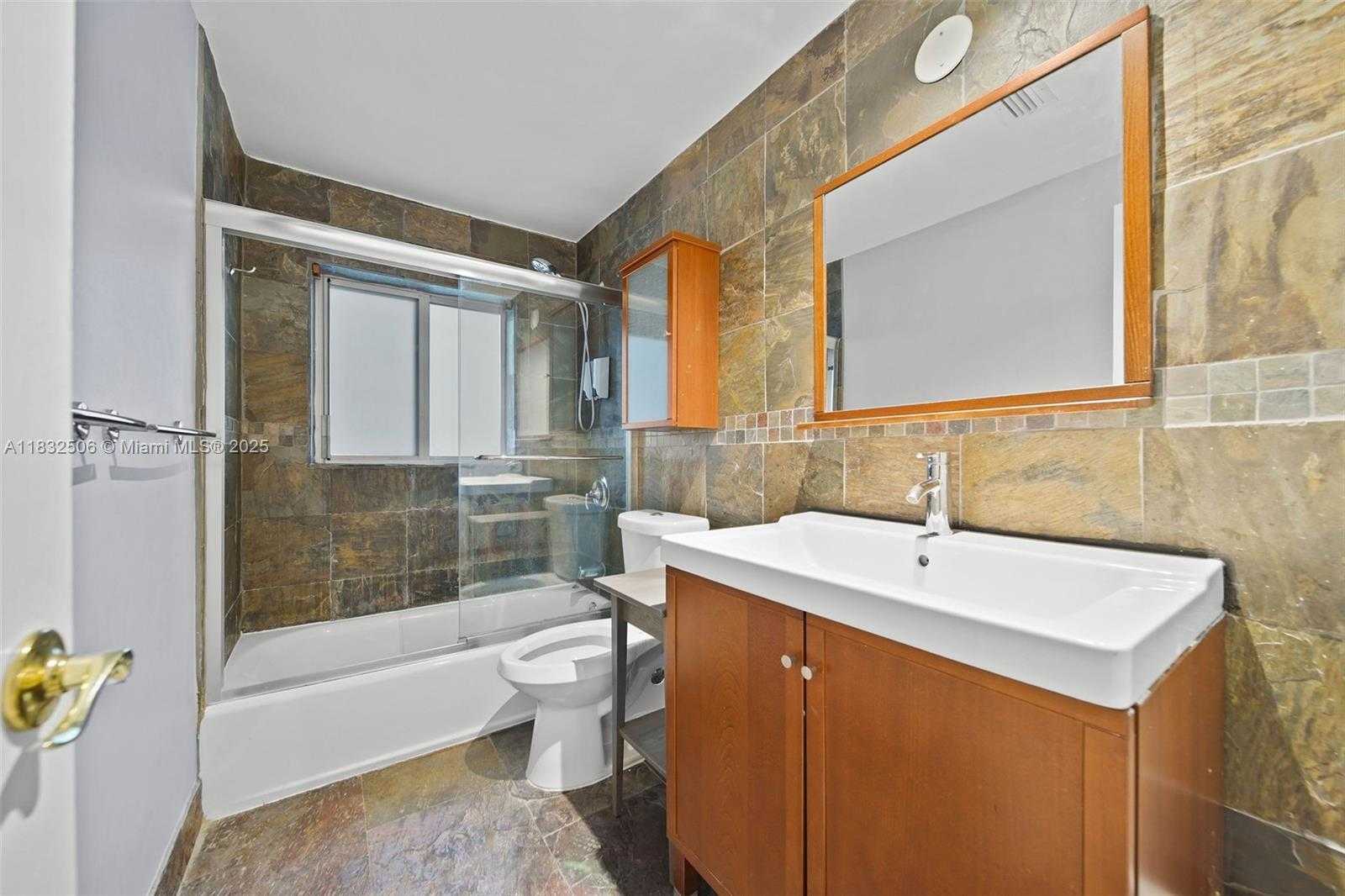 Small Image of 1145 101ST ST #4, Bay Harbor Islands Number 12