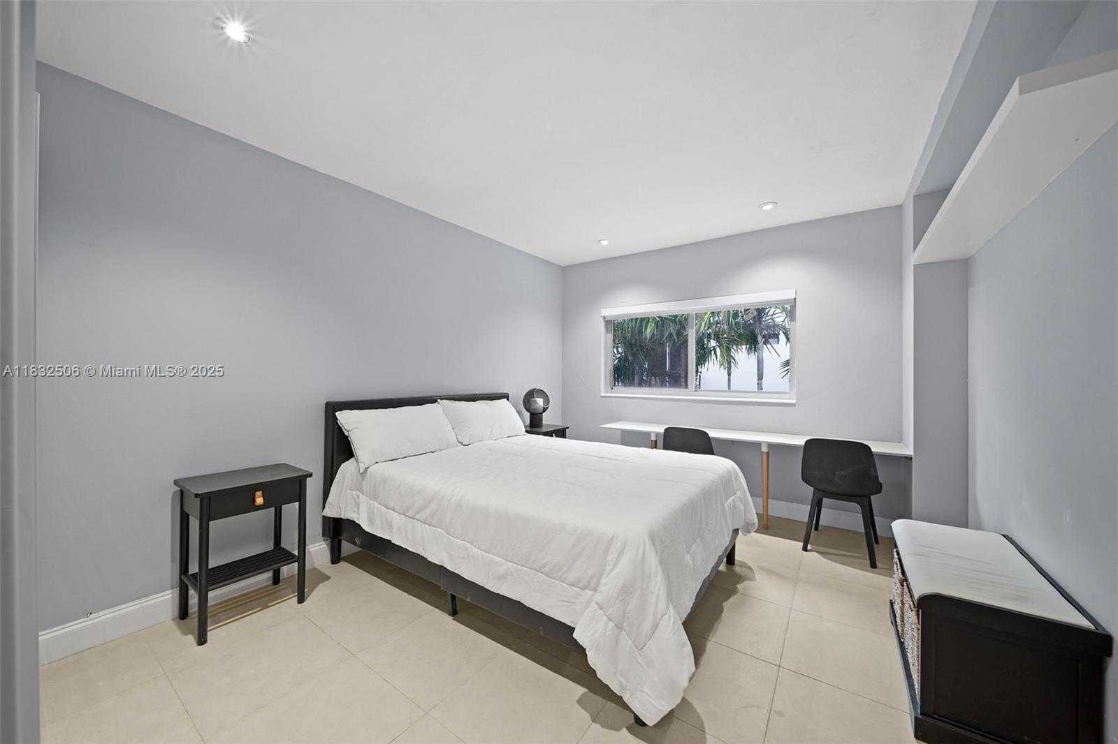 Small Image of 1145 101ST ST #4, Bay Harbor Islands Number 17