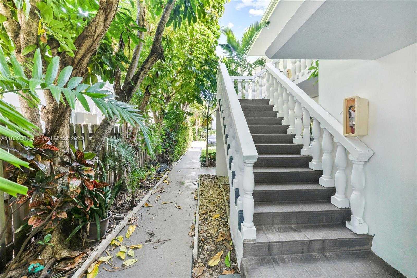 Small Image of 1145 101ST ST #4, Bay Harbor Islands Number 20
