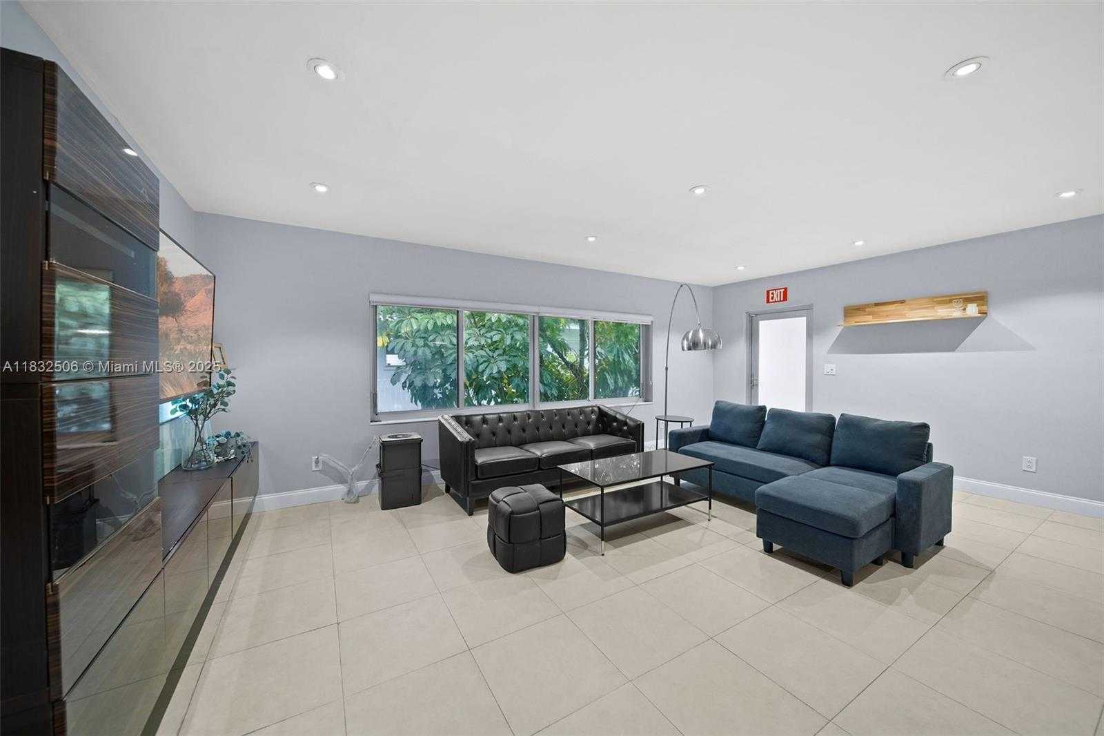 Small Image of 1145 101ST ST #4, Bay Harbor Islands Number 3