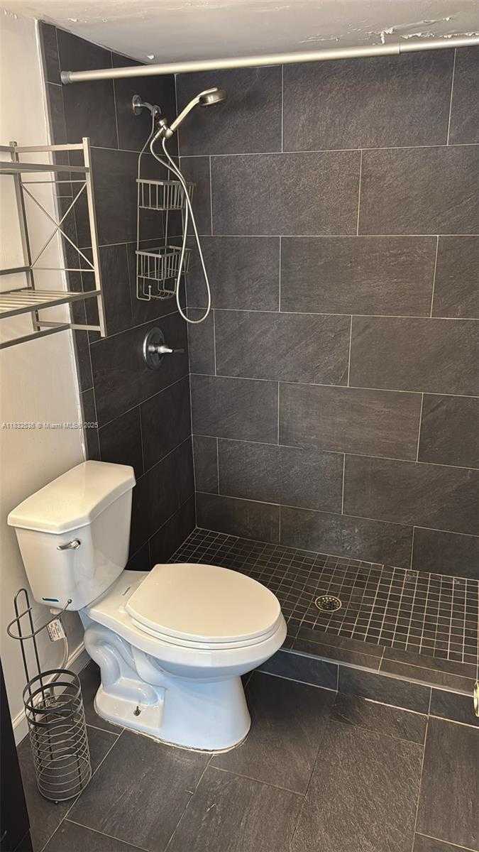 Small Image of 1615 MERIDIAN AVE #202, Miami Beach Number 10