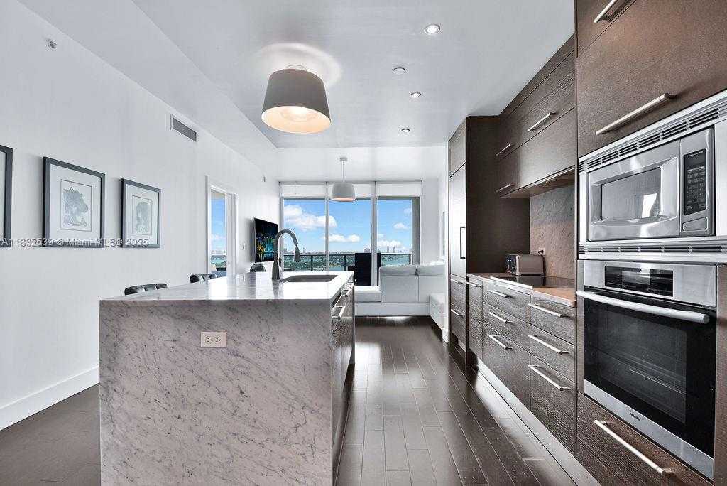 Small Image of 900 BISCAYNE BLVD #2507, Miami Number 2