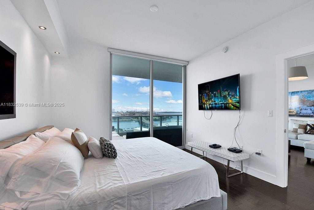 Small Image of 900 BISCAYNE BLVD #2507, Miami Number 32