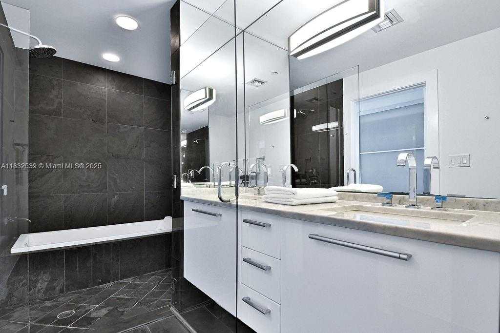 Small Image of 900 BISCAYNE BLVD #2507, Miami Number 39