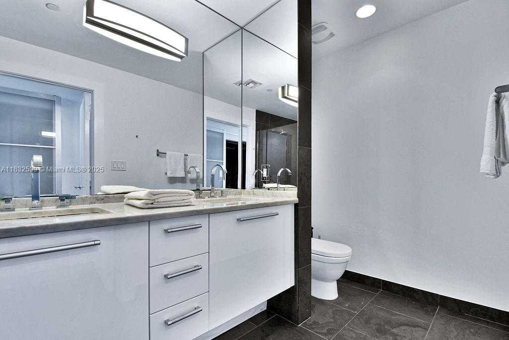 Small Image of 900 BISCAYNE BLVD #2507, Miami Number 41
