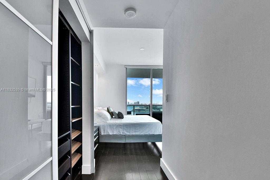 Small Image of 900 BISCAYNE BLVD #2507, Miami Number 42