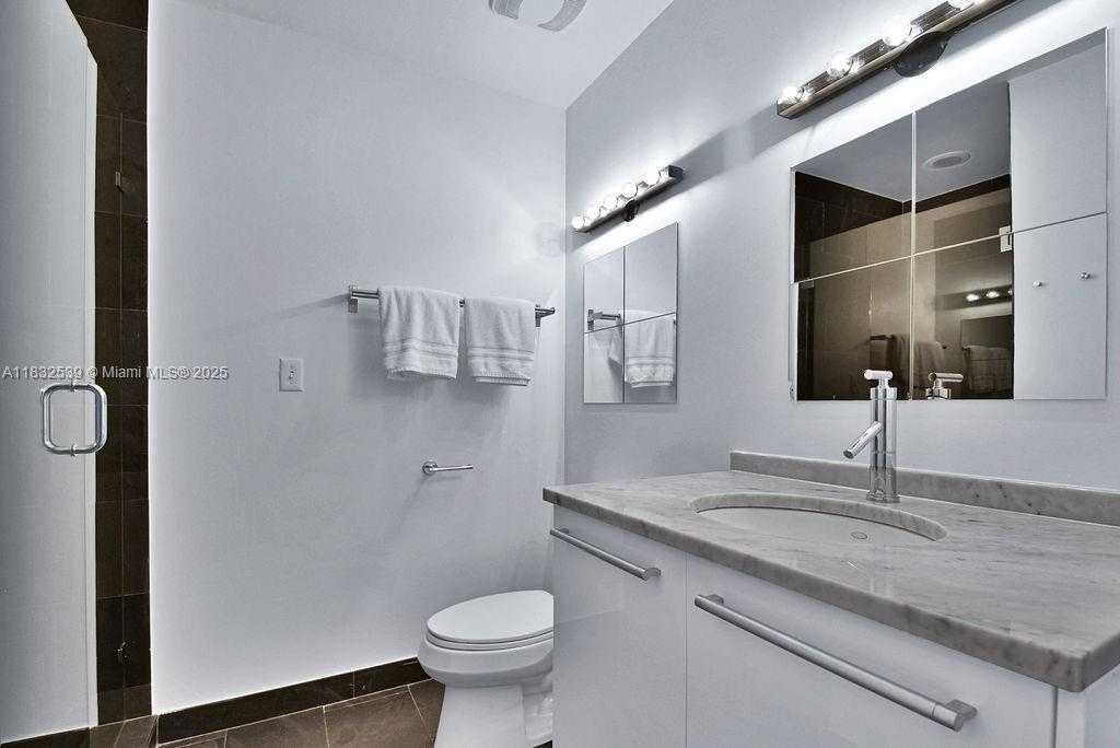 Small Image of 900 BISCAYNE BLVD #2507, Miami Number 43