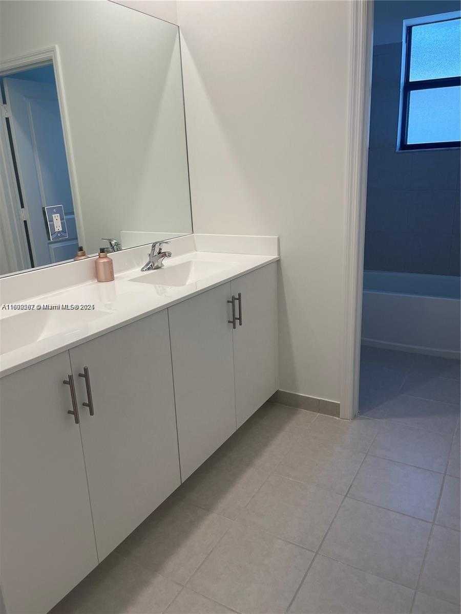 Small Image of 22960 SOUTH WEST 130TH AVE, Miami Number 17