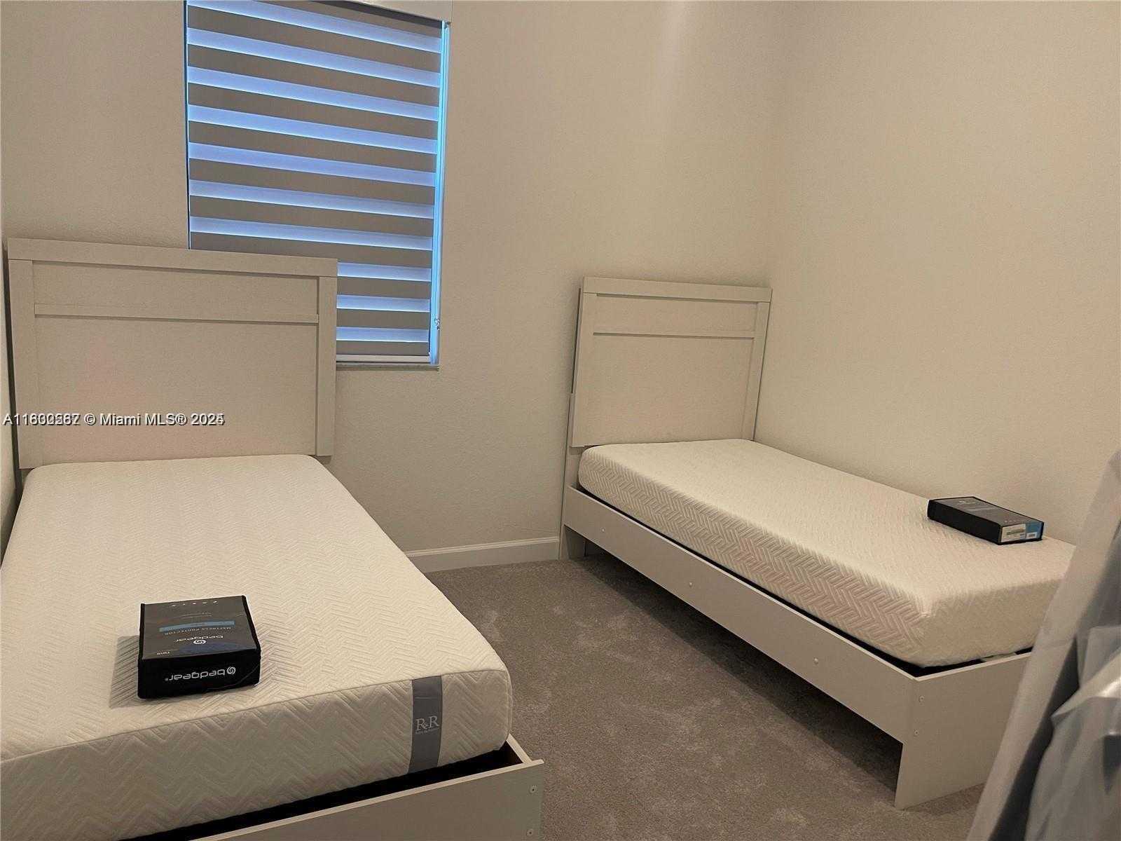 Small Image of 22960 SOUTH WEST 130TH AVE, Miami Number 18