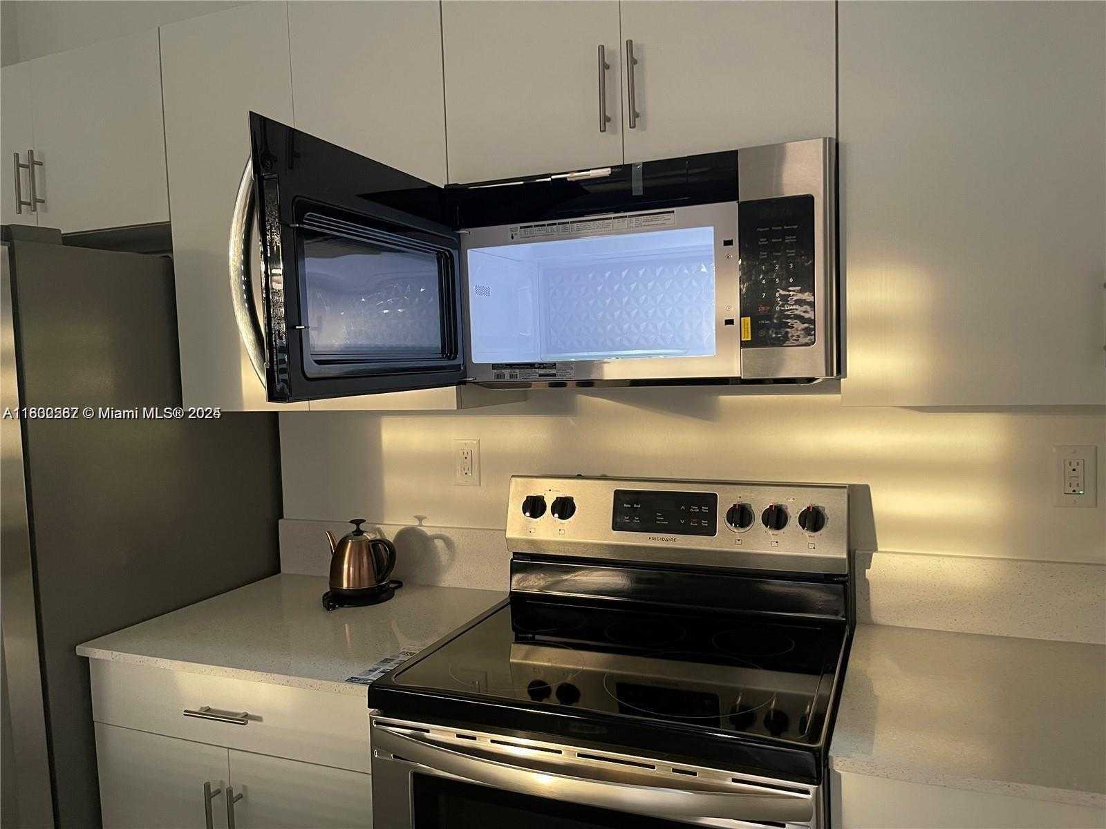 Small Image of 22960 SOUTH WEST 130TH AVE, Miami Number 8