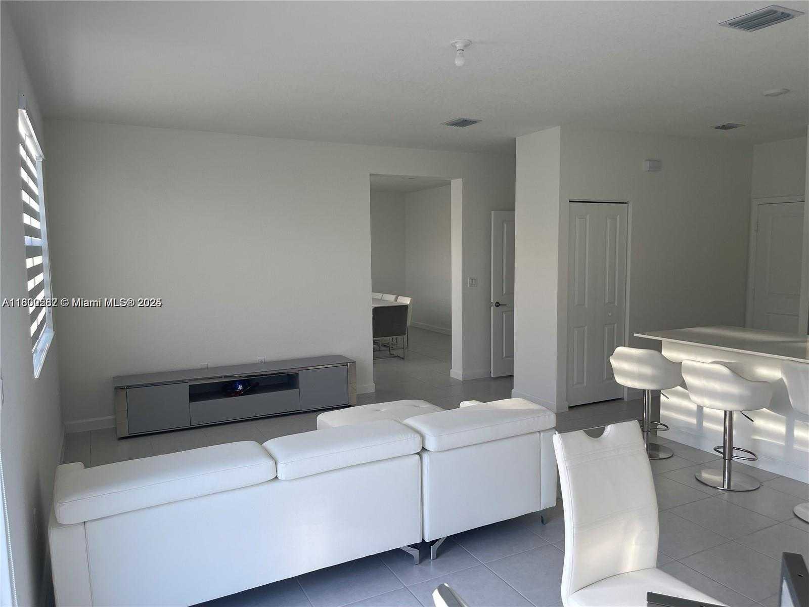 Small Image of 22960 SOUTH WEST 130TH AVE, Miami Number 9