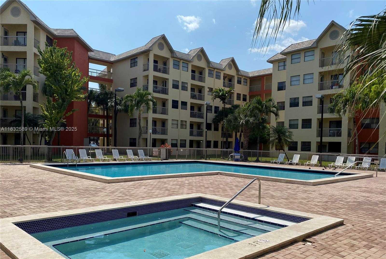 Small Image of 8100 GENEVA CT #339, Doral Number 11