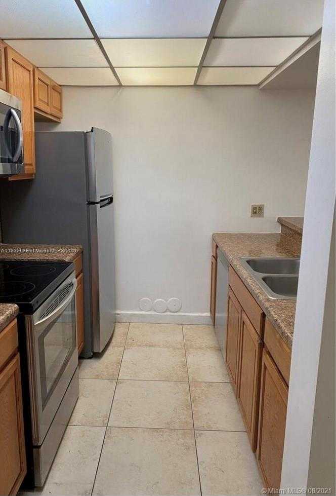 Small Image of 8100 GENEVA CT #339, Doral Number 3