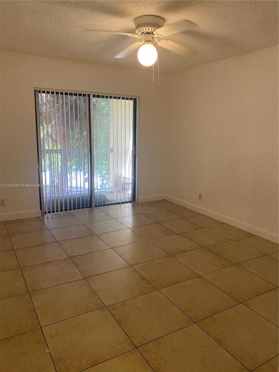 Small Image of 8100 GENEVA CT #339, Doral Number 5