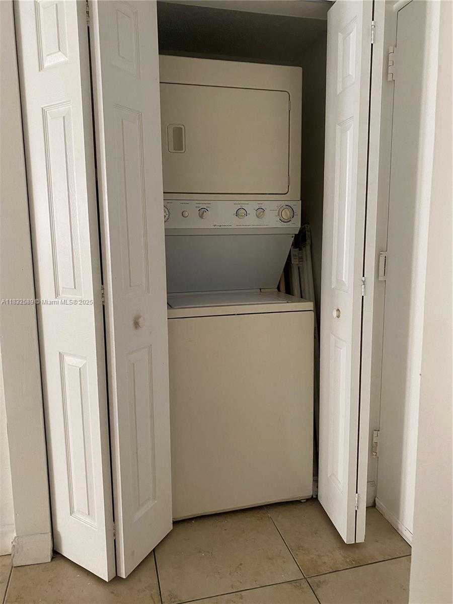 Small Image of 8100 GENEVA CT #339, Doral Number 9