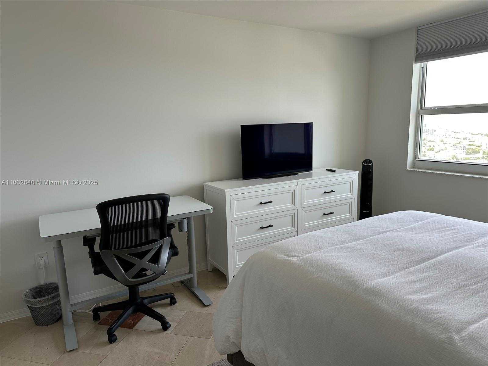 Small Image of 90 ALTON RD #2809, Miami Beach Number 12
