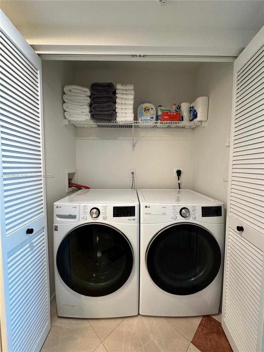 Small Image of 90 ALTON RD #2809, Miami Beach Number 15