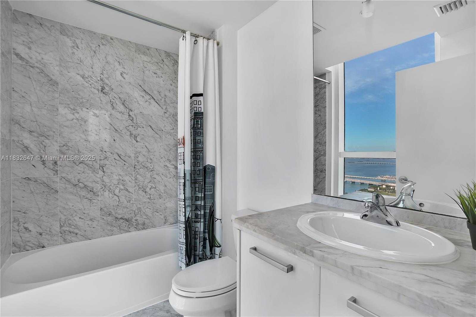 Small Image of 244 BISCAYNE BLVD #4108, Miami Number 10