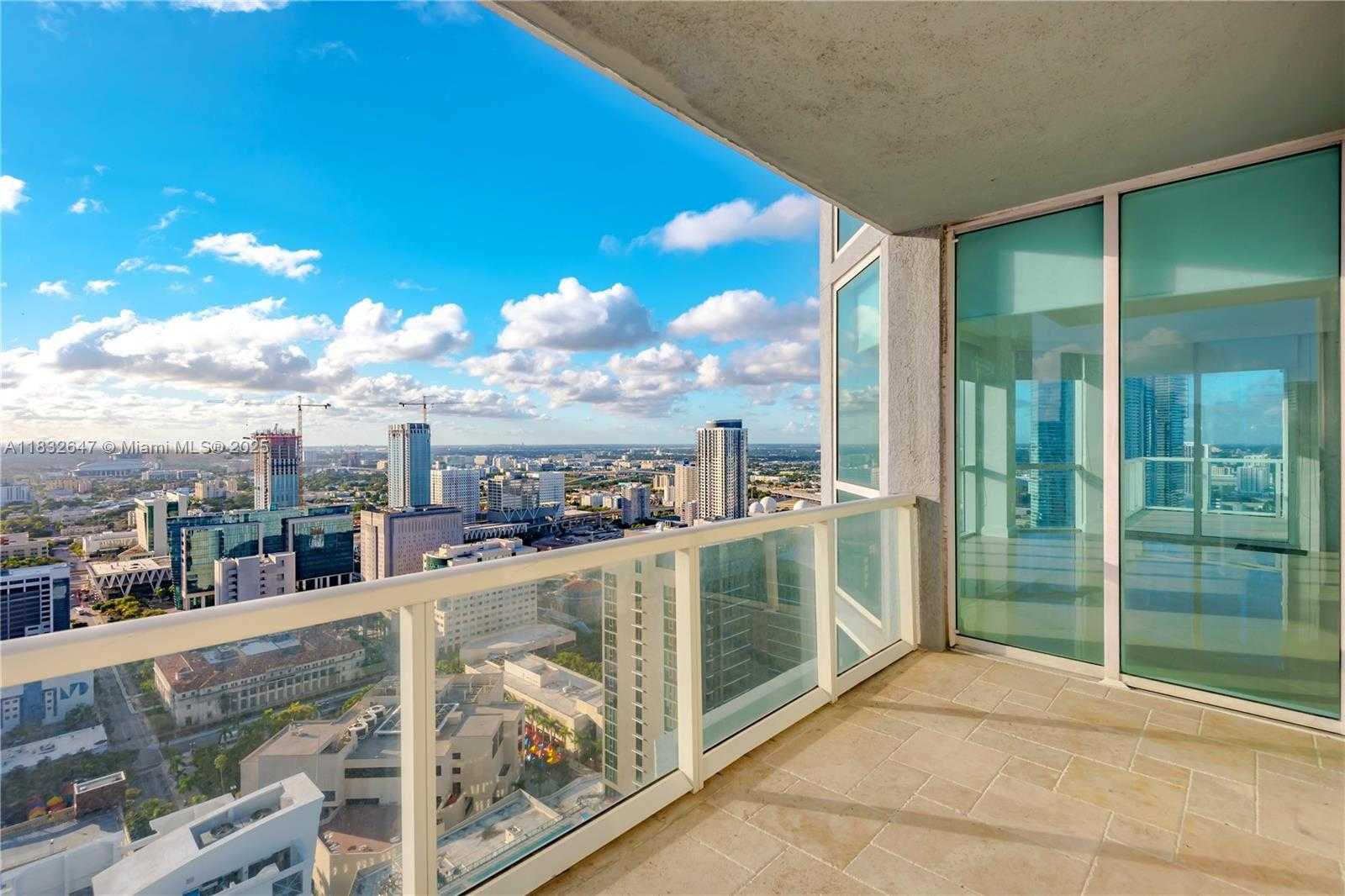 Small Image of 244 BISCAYNE BLVD #4108, Miami Number 13