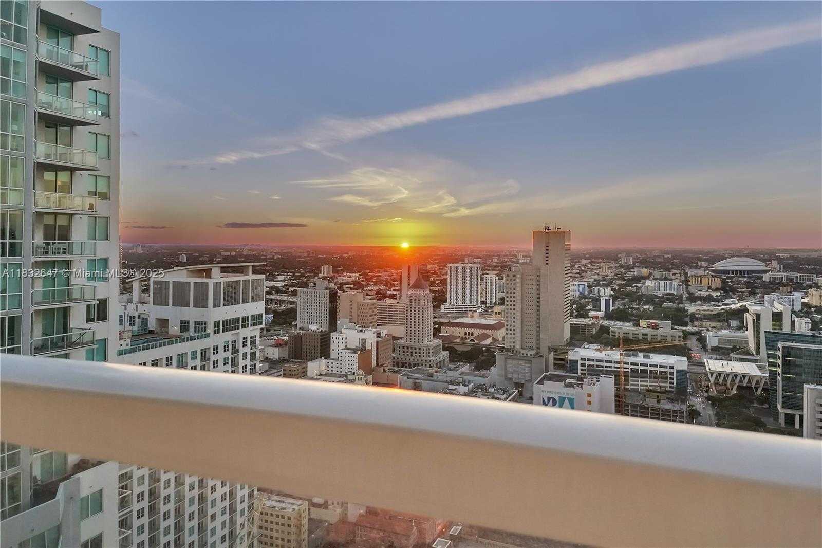 Small Image of 244 BISCAYNE BLVD #4108, Miami Number 16