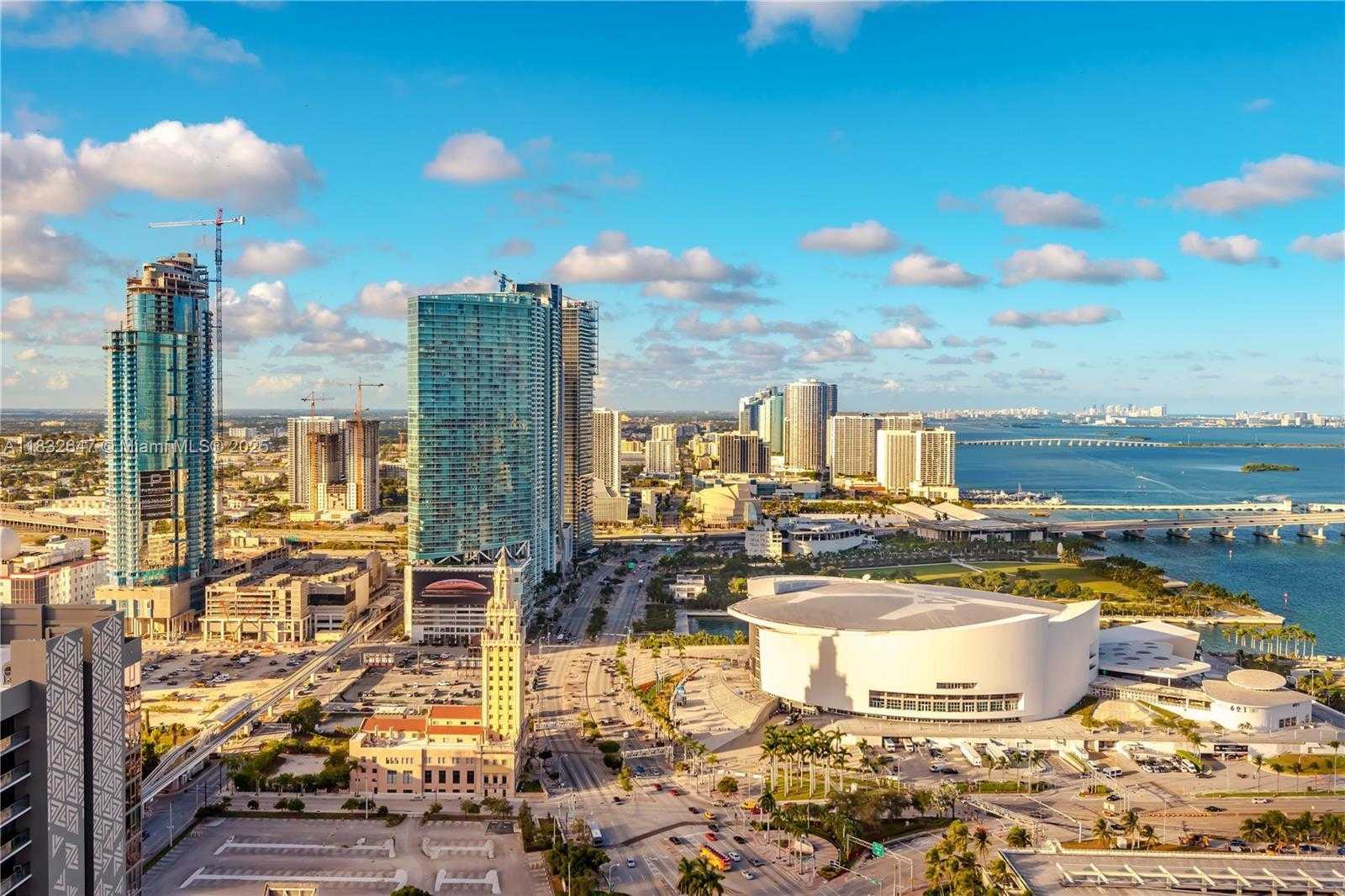 Small Image of 244 BISCAYNE BLVD #4108, Miami Number 17