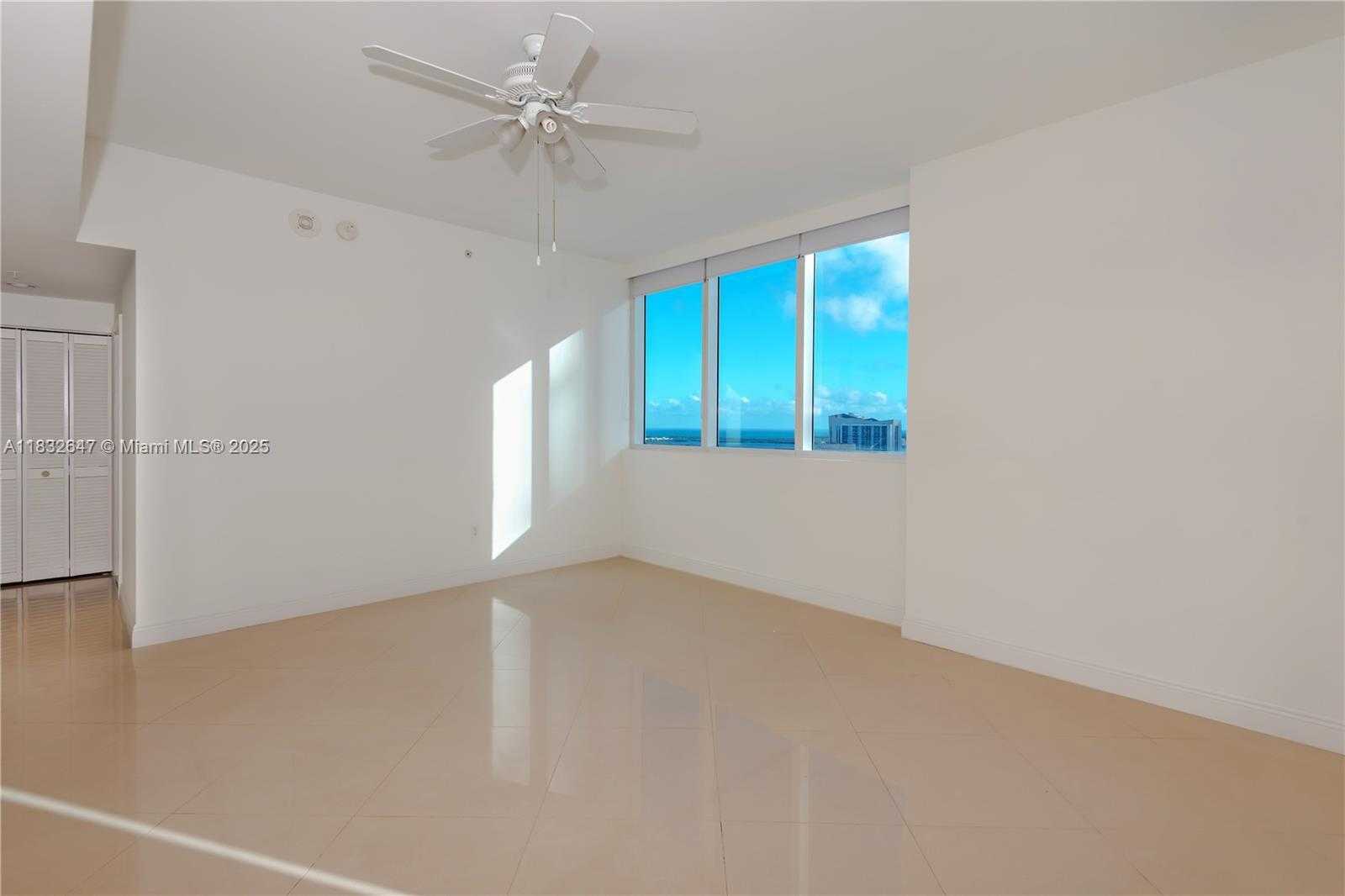 Small Image of 244 BISCAYNE BLVD #4108, Miami Number 5