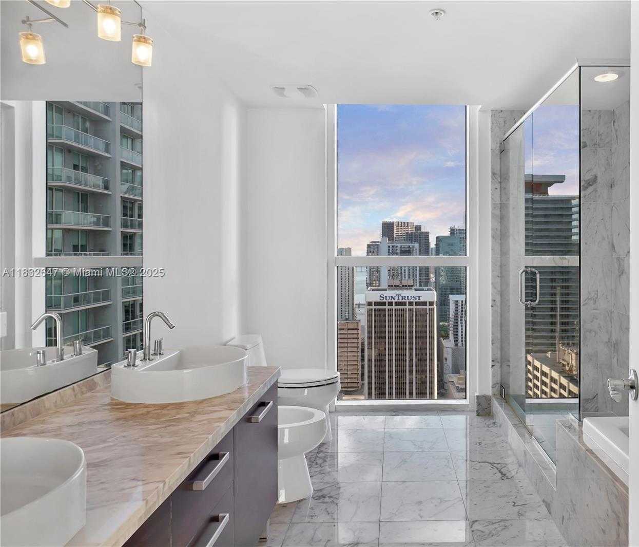 Small Image of 244 BISCAYNE BLVD #4108, Miami Number 6