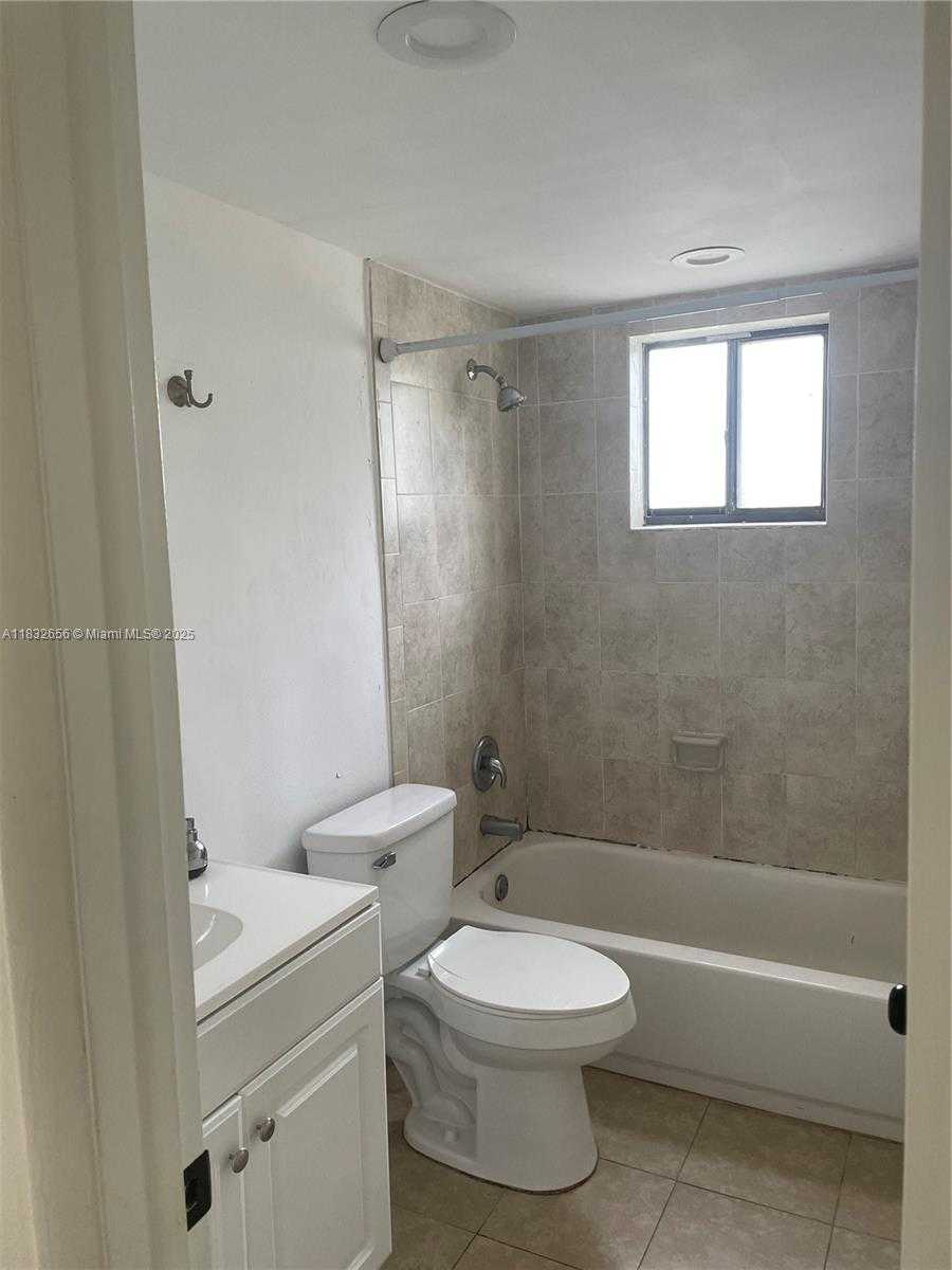Small Image of Miami Number 6