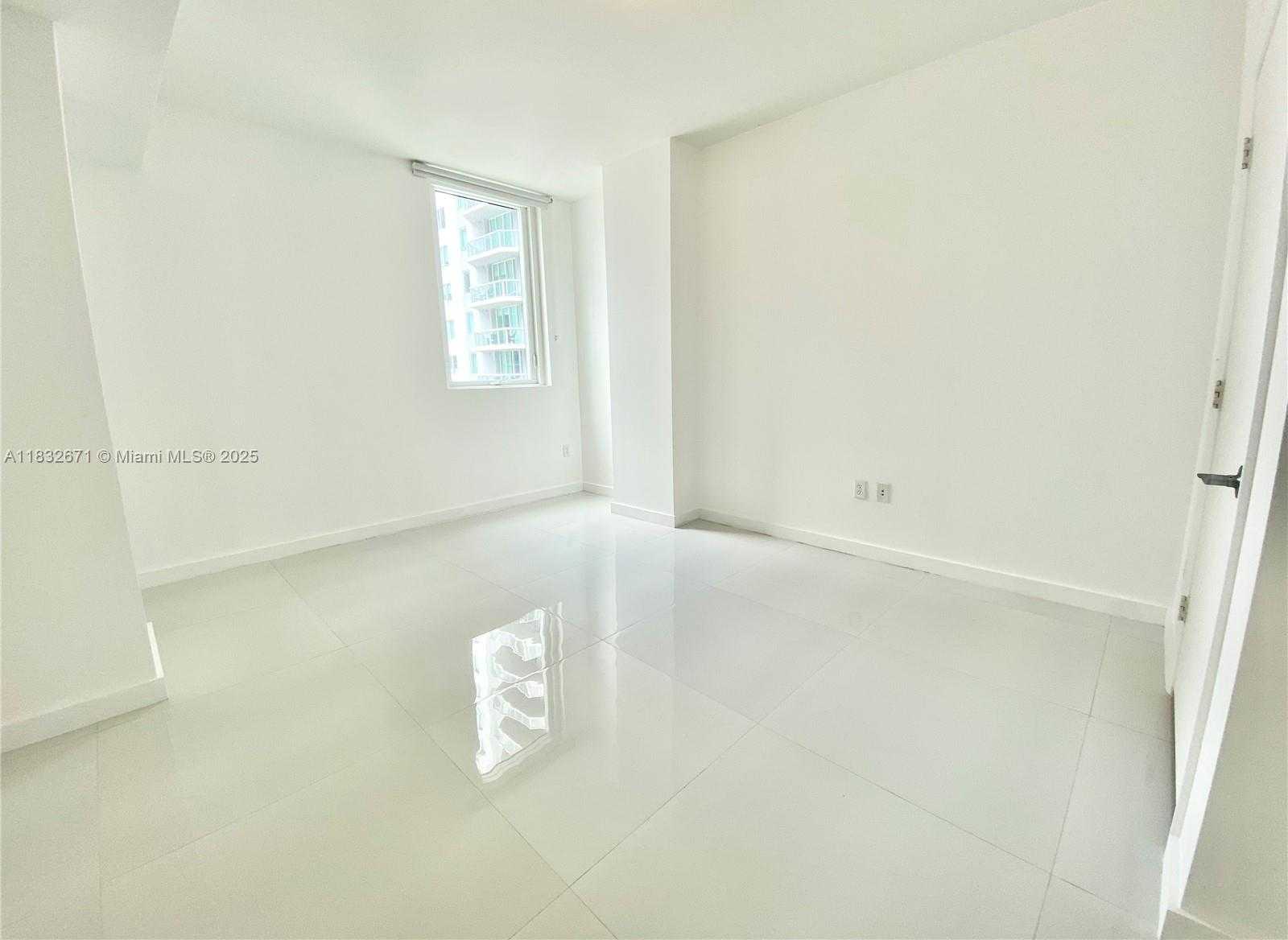 Small Image of 253 NORTH EAST 2ND ST #1401, Miami Number 21
