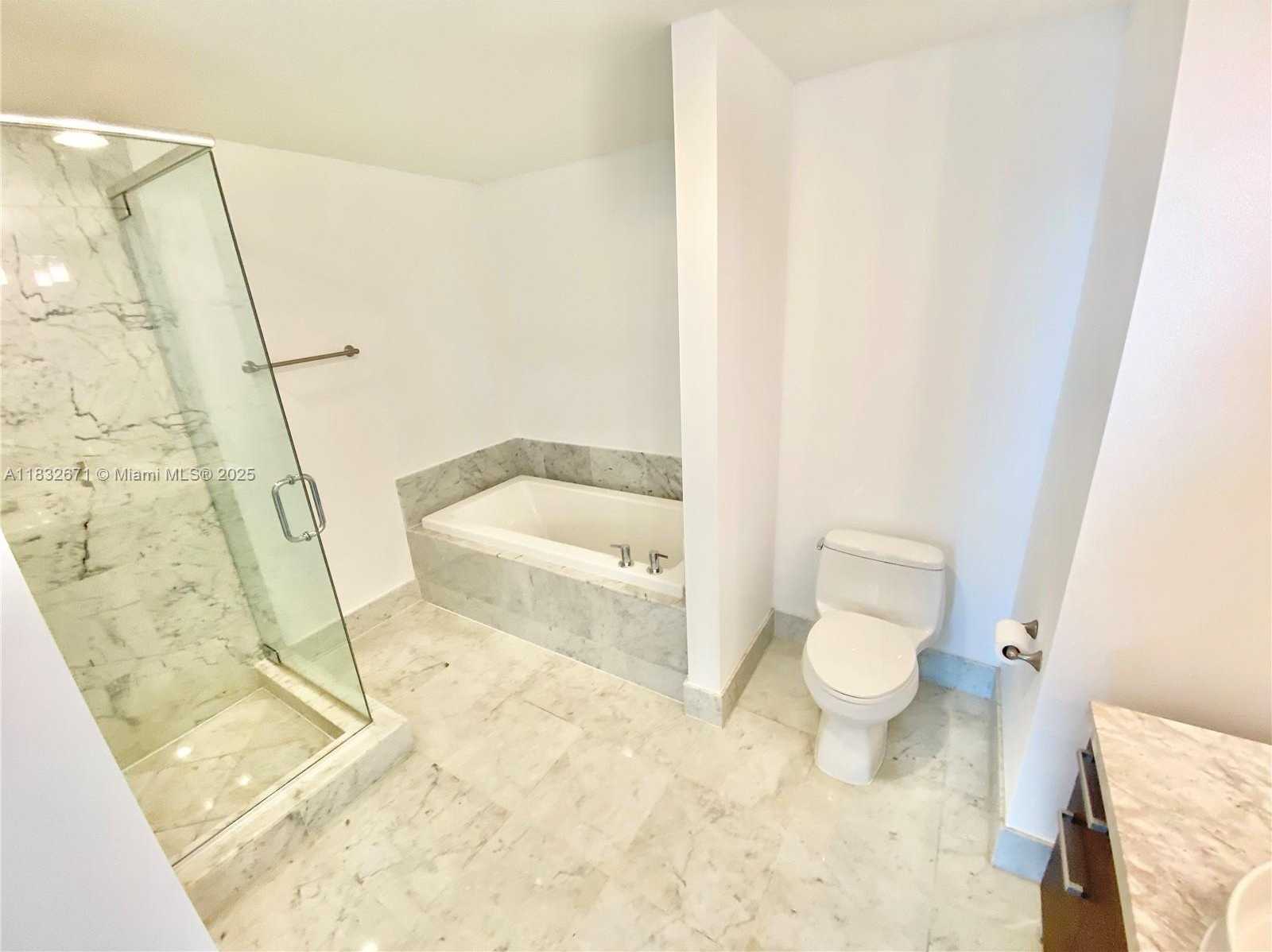 Small Image of 253 NORTH EAST 2ND ST #1401, Miami Number 24