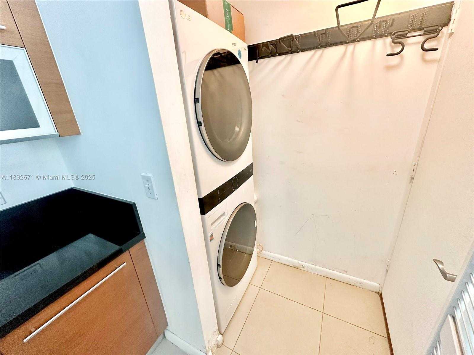 Small Image of 253 NORTH EAST 2ND ST #1401, Miami Number 33