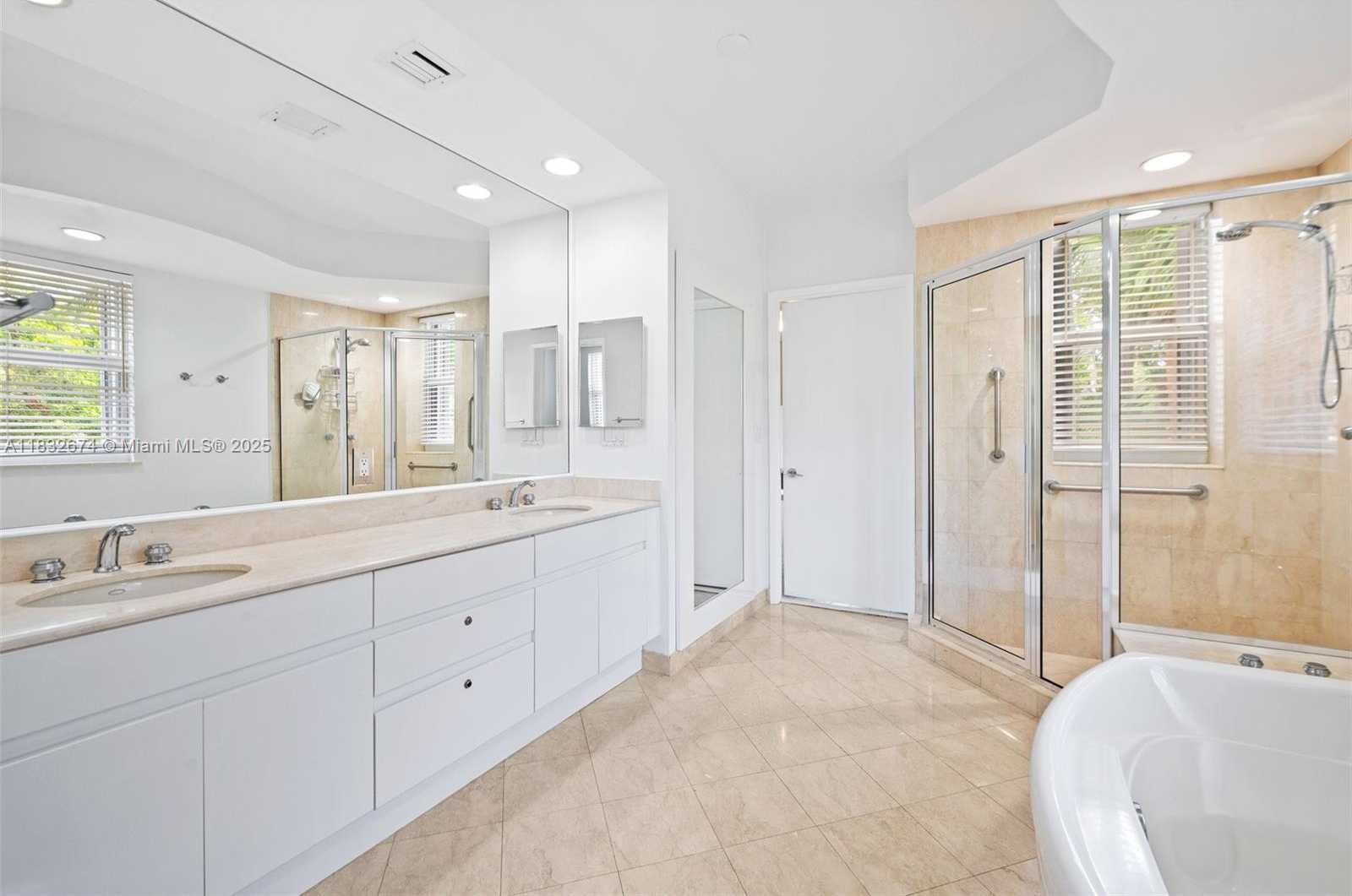 Small Image of 701 CRANDON BLVD #201, Key Biscayne Number 22