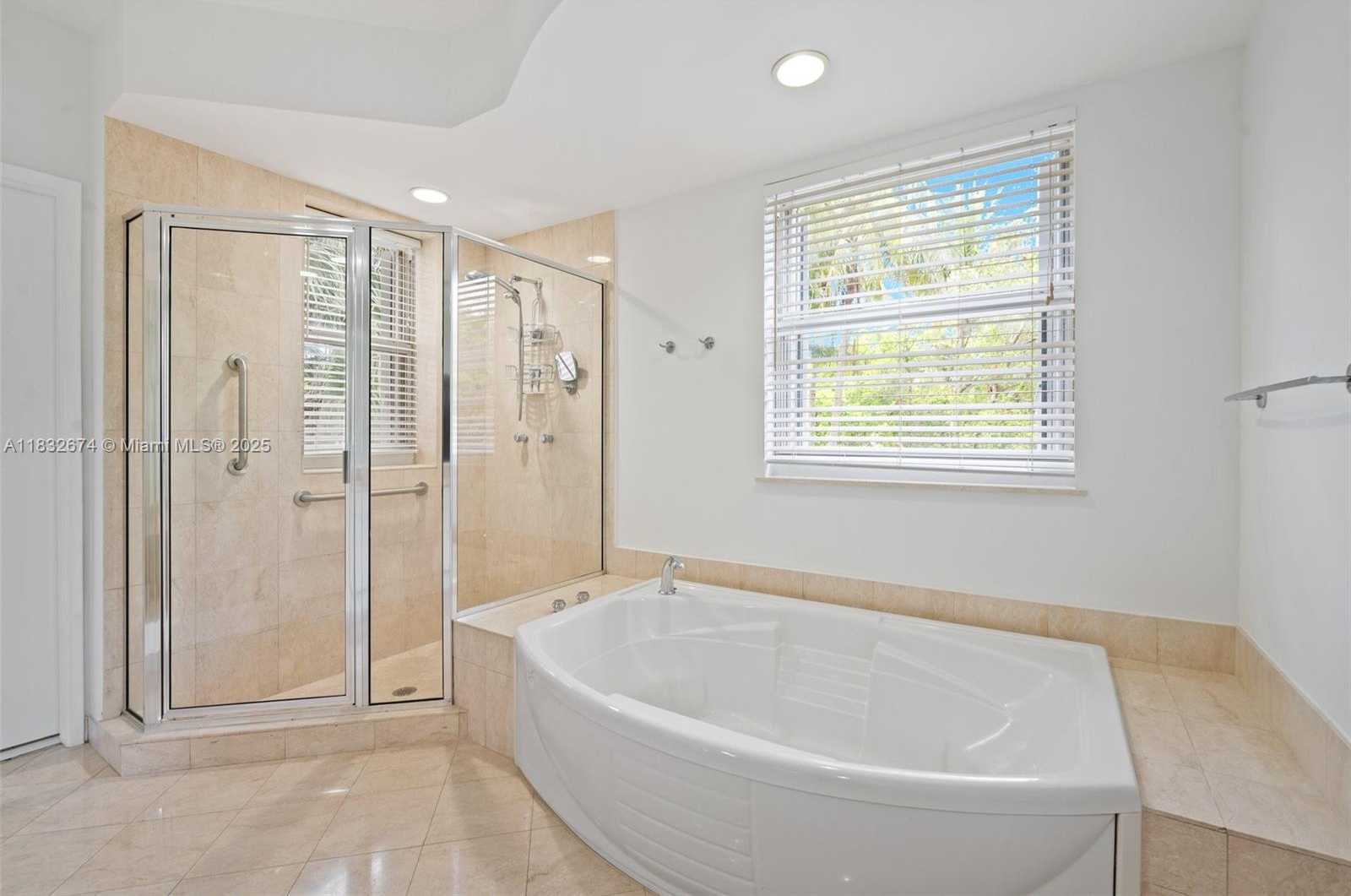 Small Image of 701 CRANDON BLVD #201, Key Biscayne Number 23