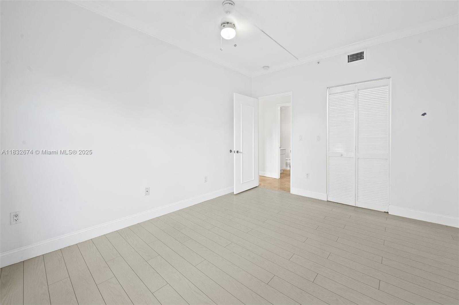 Small Image of 701 CRANDON BLVD #201, Key Biscayne Number 25