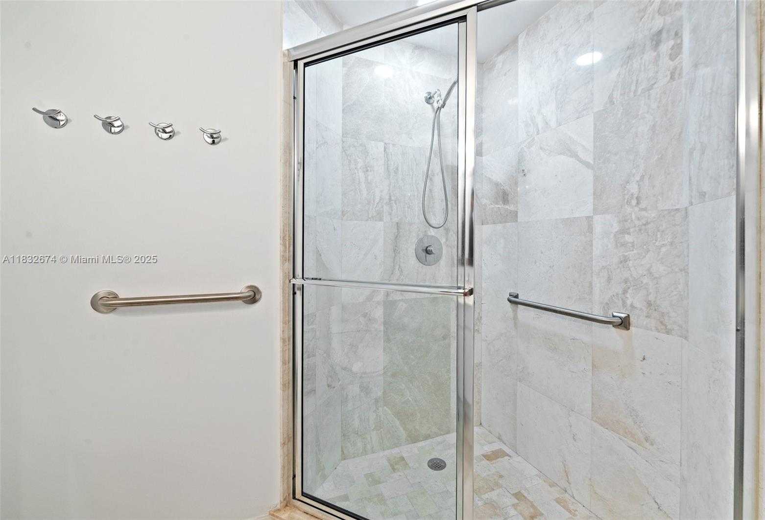Small Image of 701 CRANDON BLVD #201, Key Biscayne Number 28
