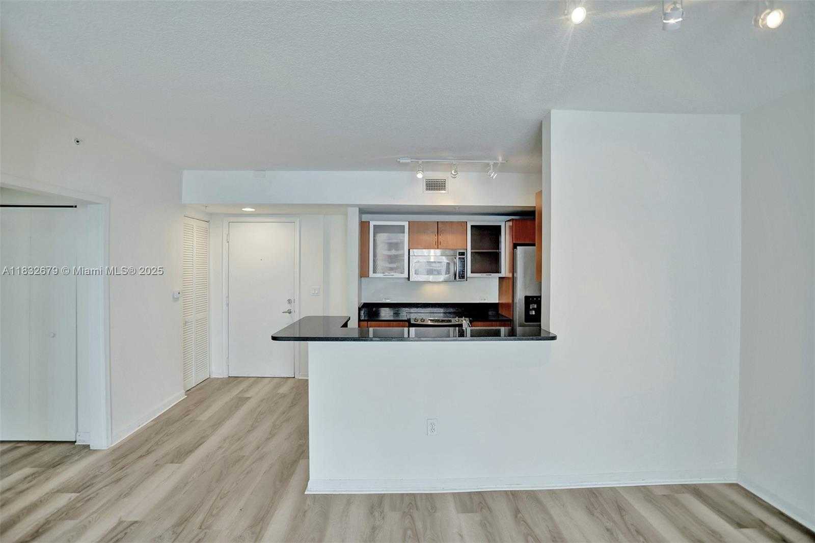 Small Image of 18800 NORTH EAST 29 AVE #621, Aventura Number 15