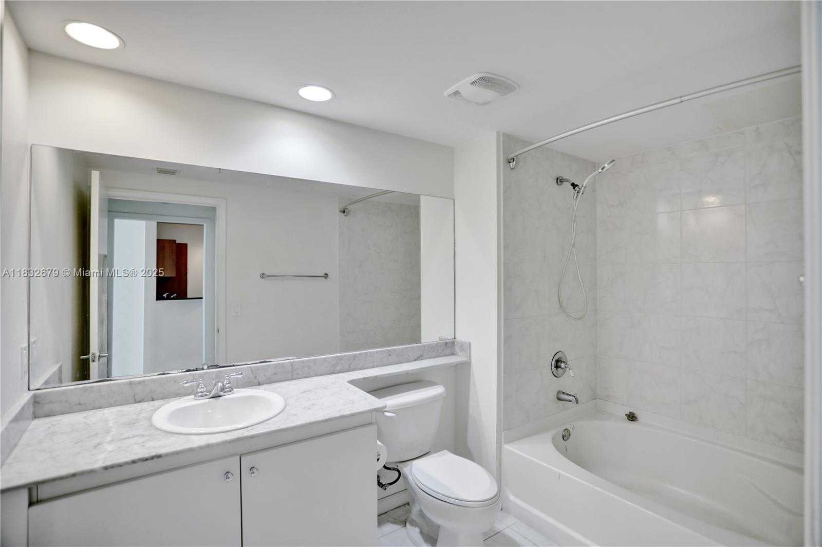 Small Image of 18800 NORTH EAST 29 AVE #621, Aventura Number 16