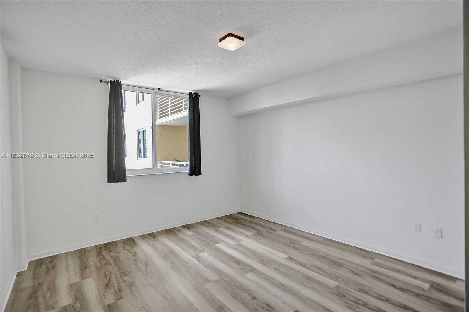 Small Image of 18800 NORTH EAST 29 AVE #621, Aventura Number 19