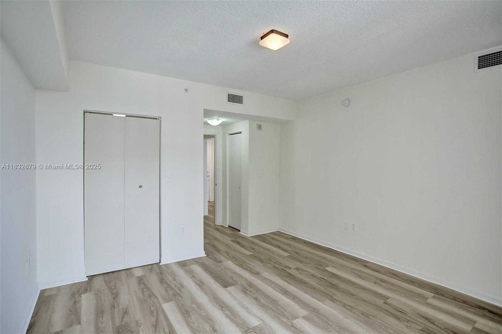 Small Image of 18800 NORTH EAST 29 AVE #621, Aventura Number 21