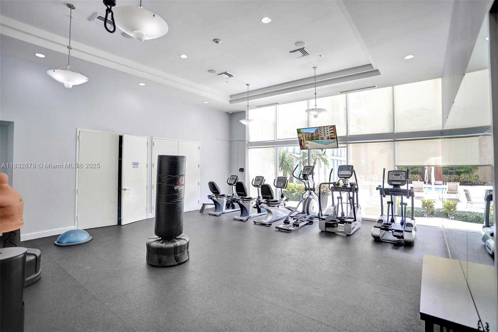Small Image of 18800 NORTH EAST 29 AVE #621, Aventura Number 34