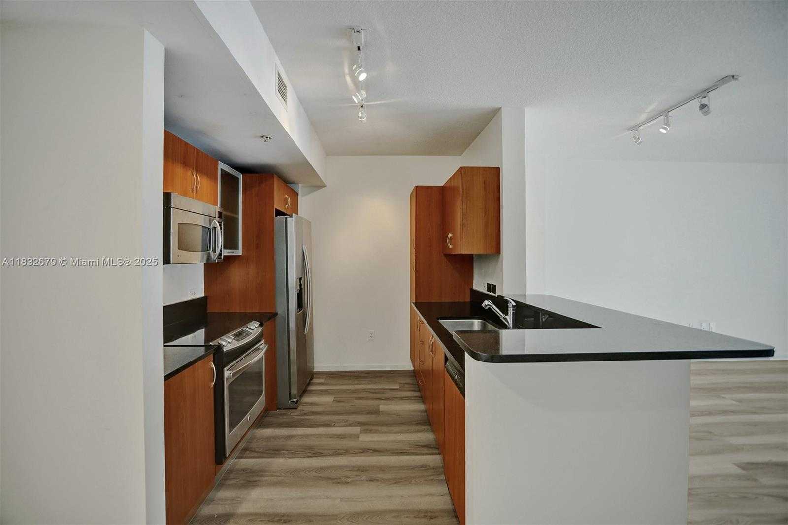 Small Image of 18800 NORTH EAST 29 AVE #621, Aventura Number 5