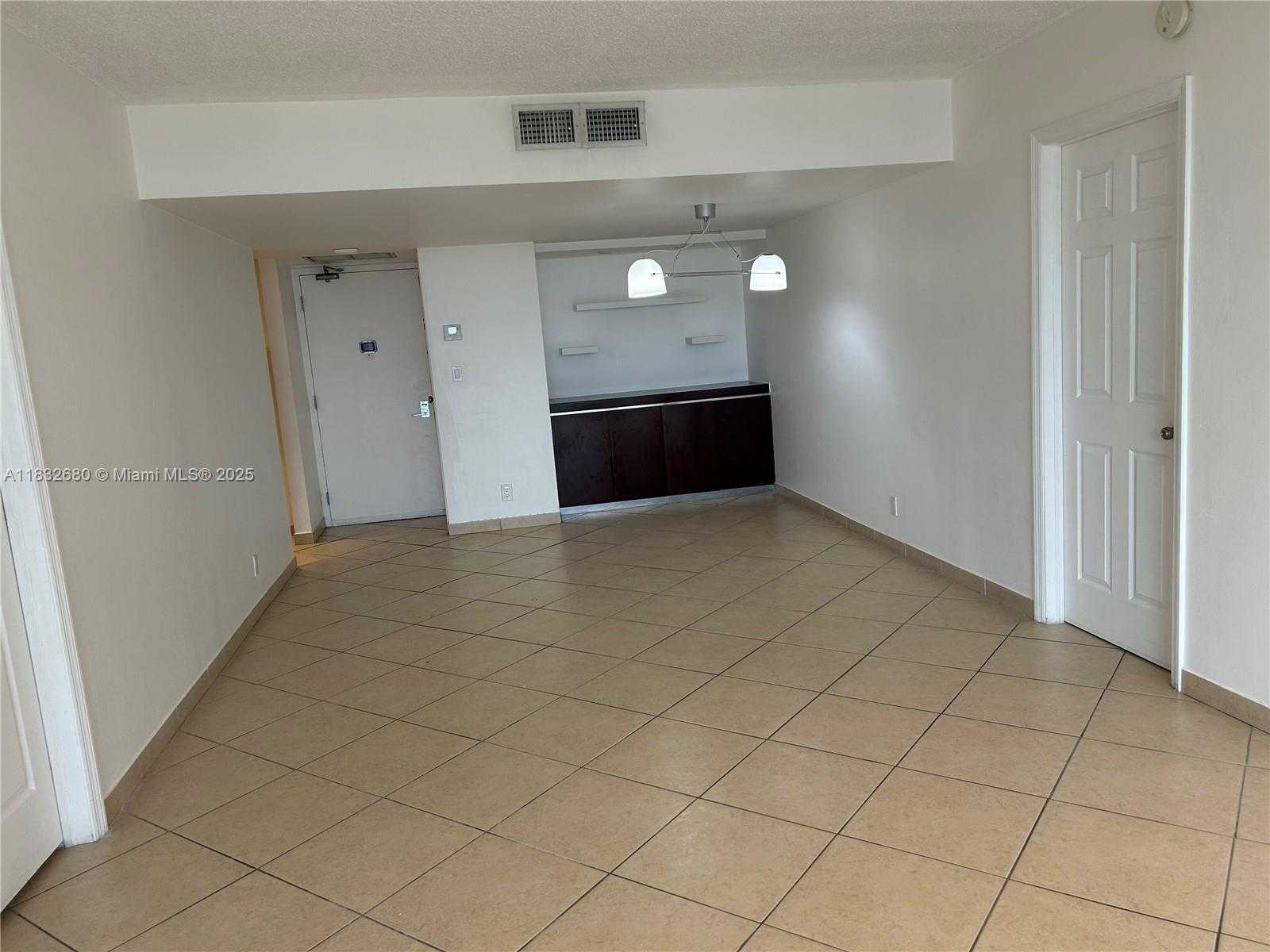 Small Image of 20335 E Country Club Dr, Aventura, FL 33180, USA Number 10