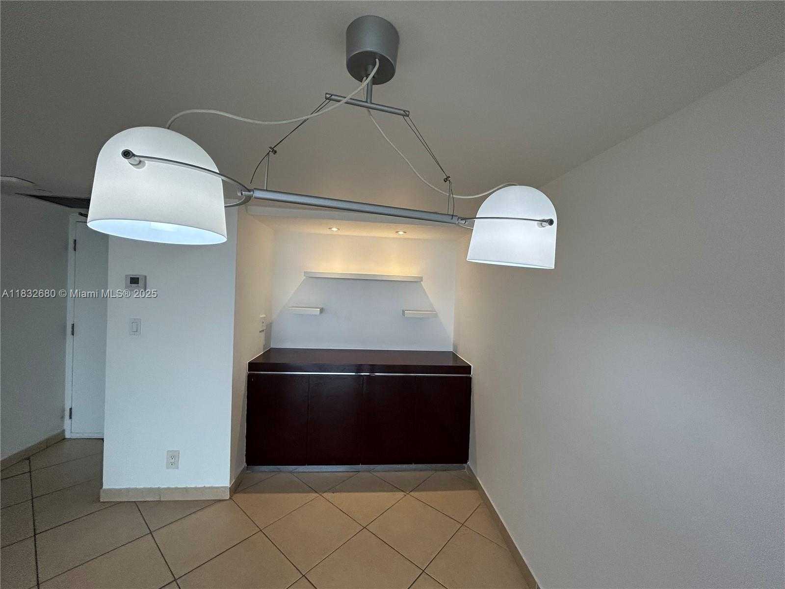 Small Image of 20335 E Country Club Dr, Aventura, FL 33180, USA Number 11
