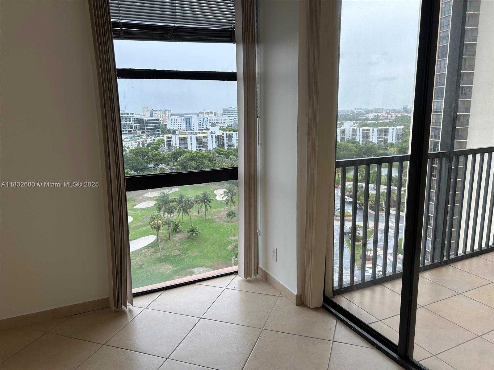 Small Image of 20335 E Country Club Dr, Aventura, FL 33180, USA Number 24